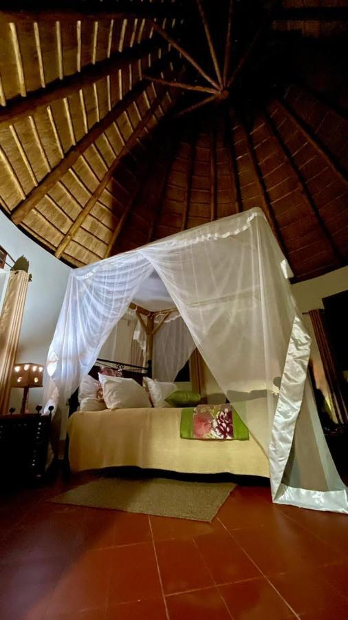 Kibale Guest Cottages Fort Portal Exterior photo